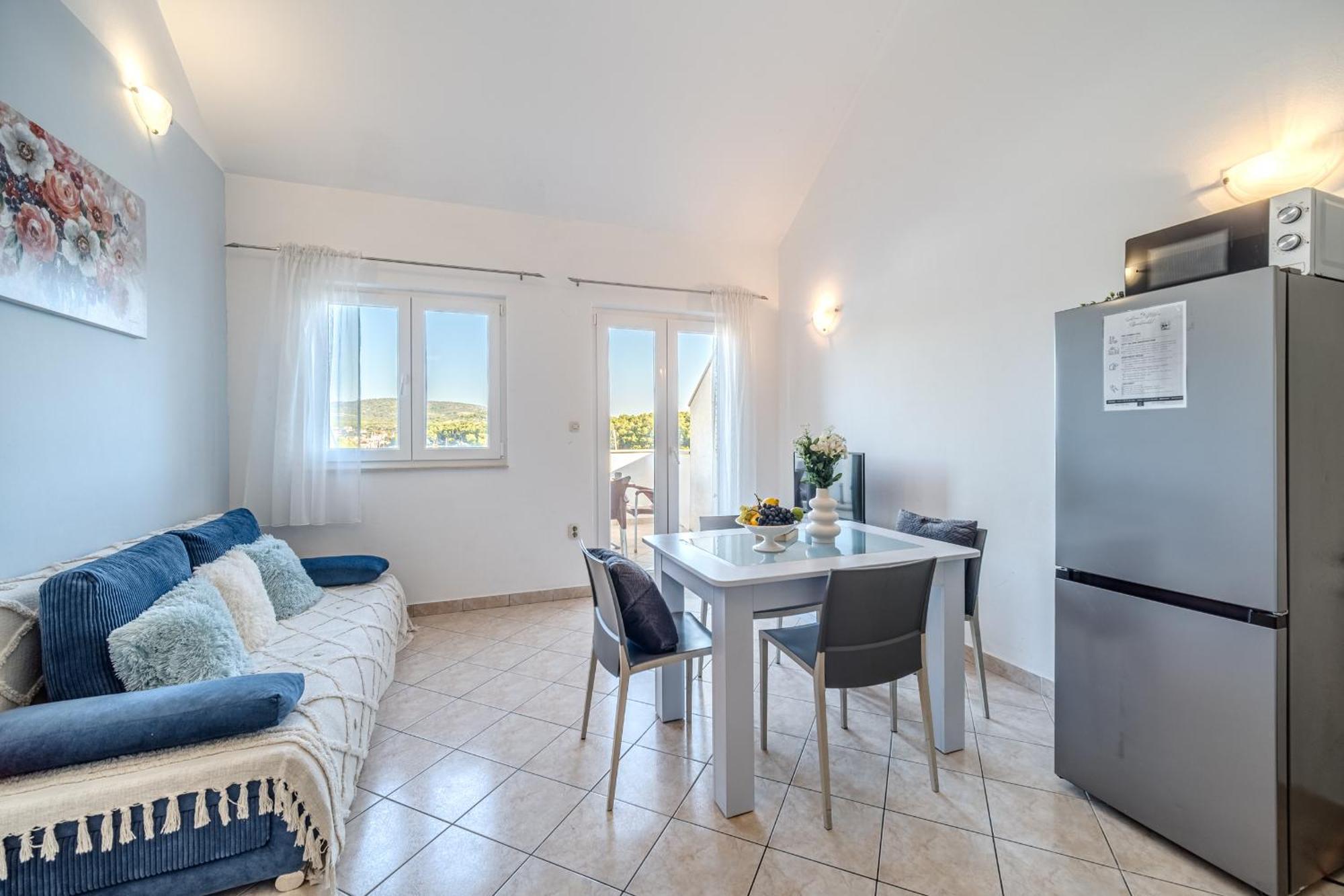 Apartment Milna - With Swimming Pool & Amazing Seaviews, Above Bijaka Beach Exterior photo